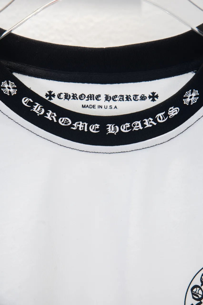 P170 ChromeHearts - ChromeHearts-Black and White Splicing Sanskrit Round Neck Long T. The fabric is made of 280g pure cotton double yarn fabric. The upper body is comfortable and breathable, and the feel is comfortable. The black and white splicing highlights the characteristics of the clothes. The letter horseshoe pattern is printed with imported water glue. The collar is made of threads of the same color in the same cylinder. Letters are printed on the threads. It is a popular online style in autumn. It is made from the original version.  Color: Picture color Size: S M L XL